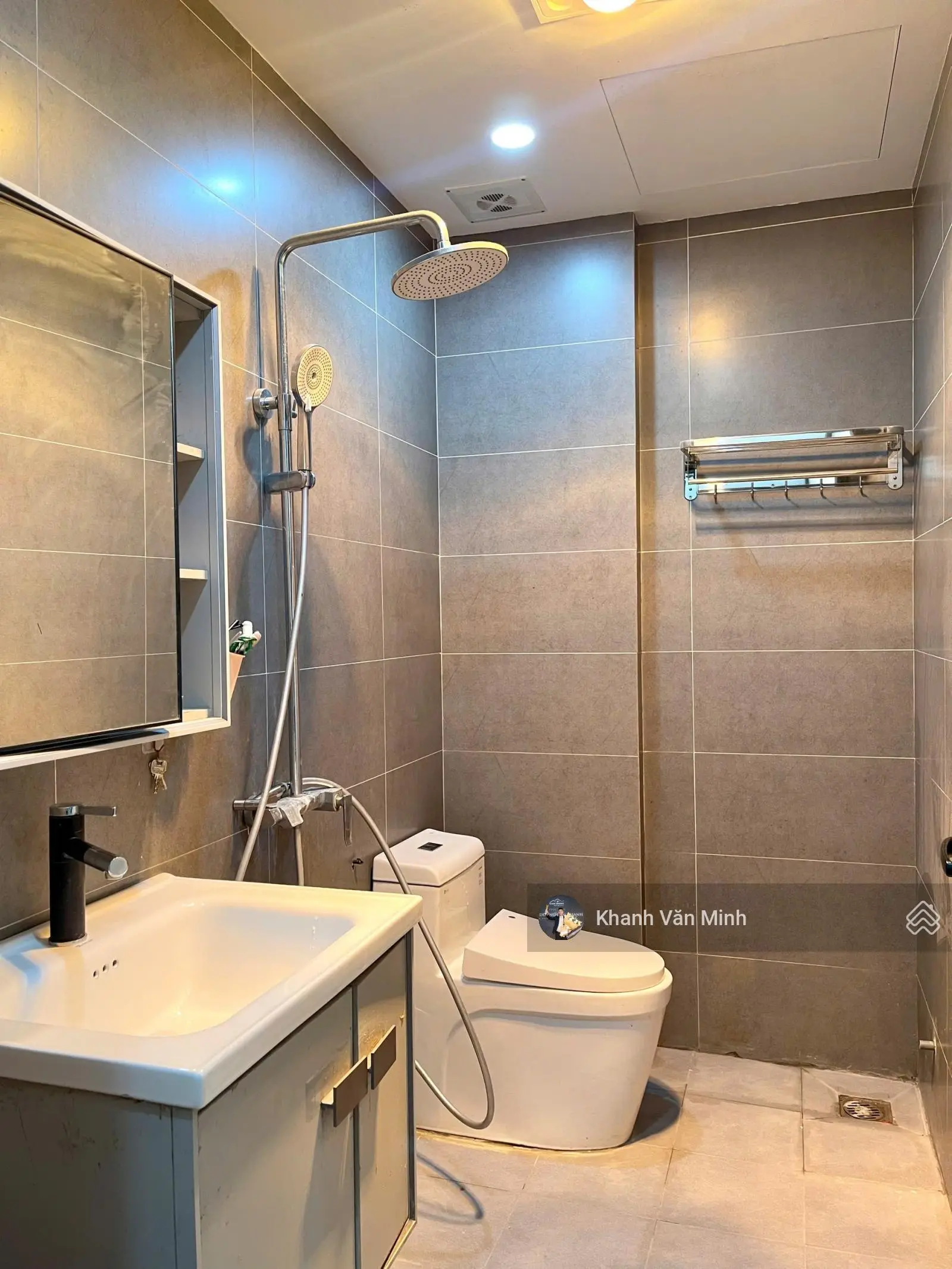 Bán nhà Dân xây 2 năm mới tinh tại Vĩnh Cát, 2,45 tỷ, 45,2m2, 3PN + 3WC, view đẹp, Q.Lê Chân, HP
