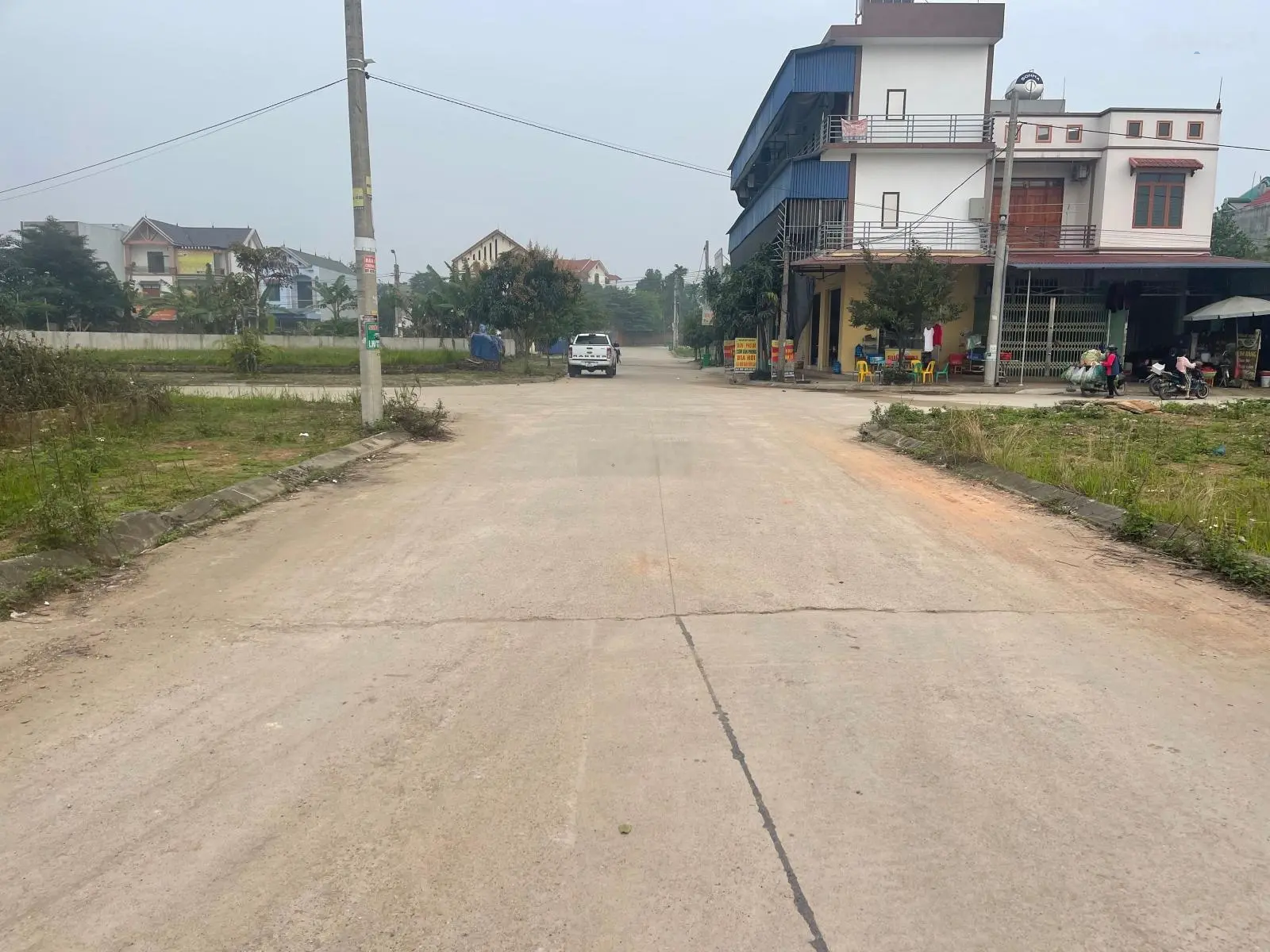 Cắt lỗ 100m2 làn 2 TĐC Hồng Tiến đối diện nhà máy DBG. Có thể kinh doanh tất cả các mặt hàng
