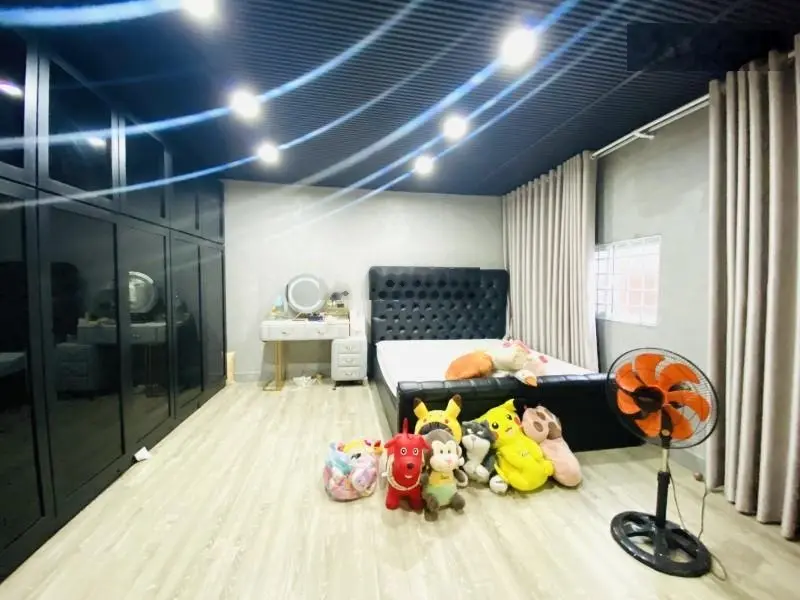 HXH ngay Emart Phan Huy Ích, Gò Vấp, 88m2, 5tỷ6