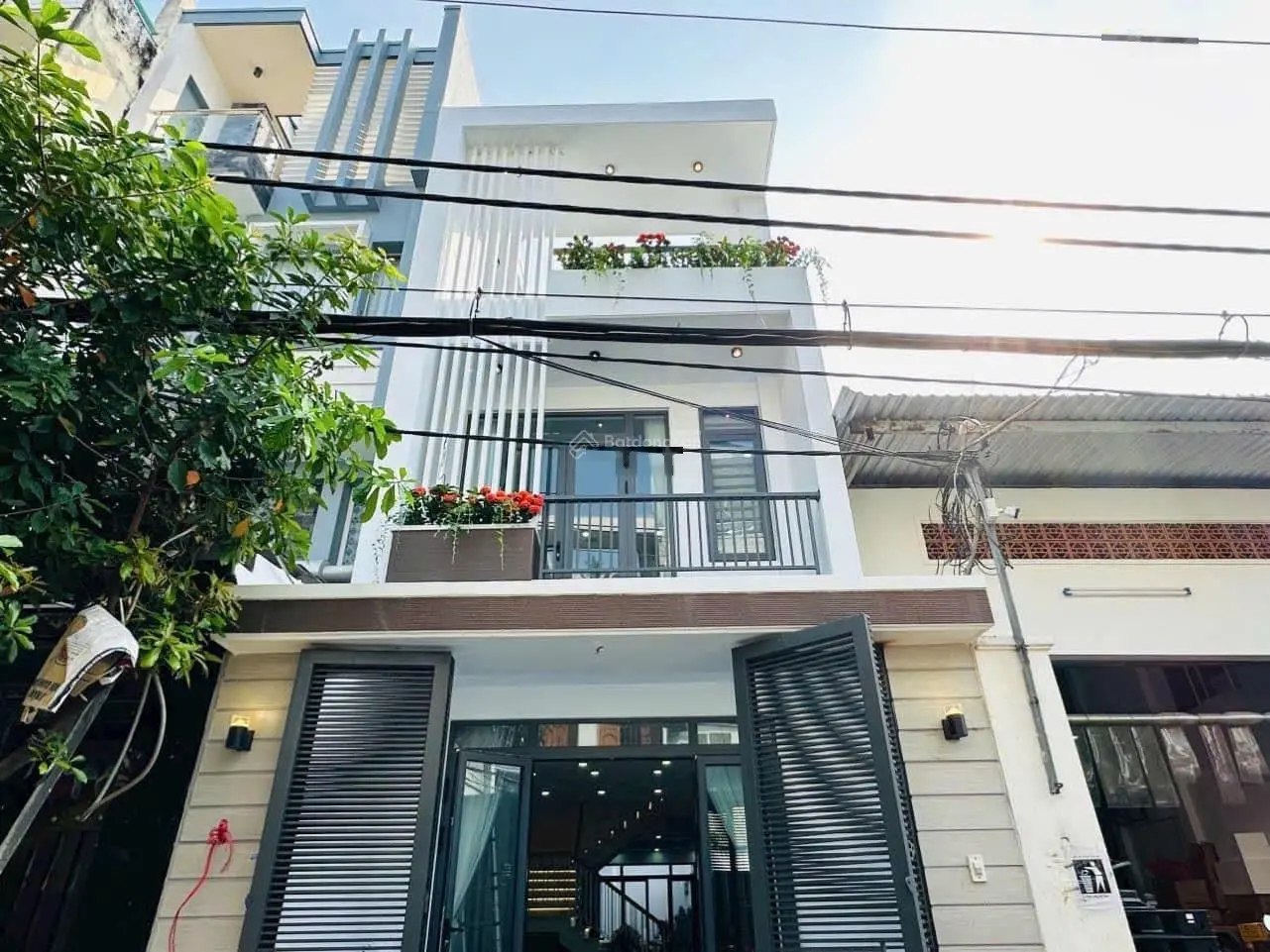 NHÀ MỚI - CHỈ XÁCH VALI VÀO Ở - TRUNG TÂM TÊN LỬA VIP 10,5 tỉ