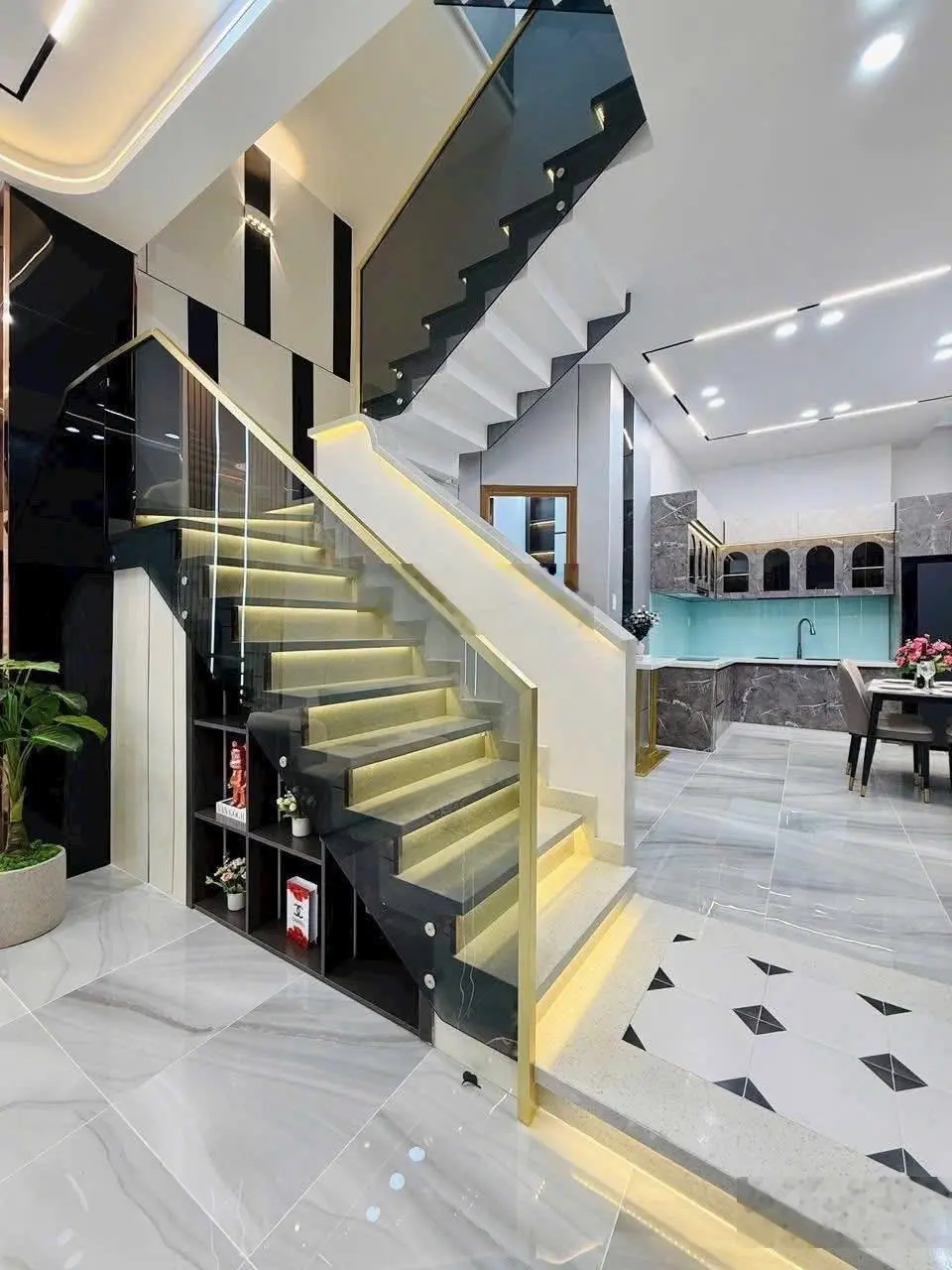 Cần tiền xoay vốn KD bán gấp nhà Trần Huy Liệu,p11, Phú Nhuận. Chỉ 2,68tỷ. 68m2. Hẻm 6m.X765069021