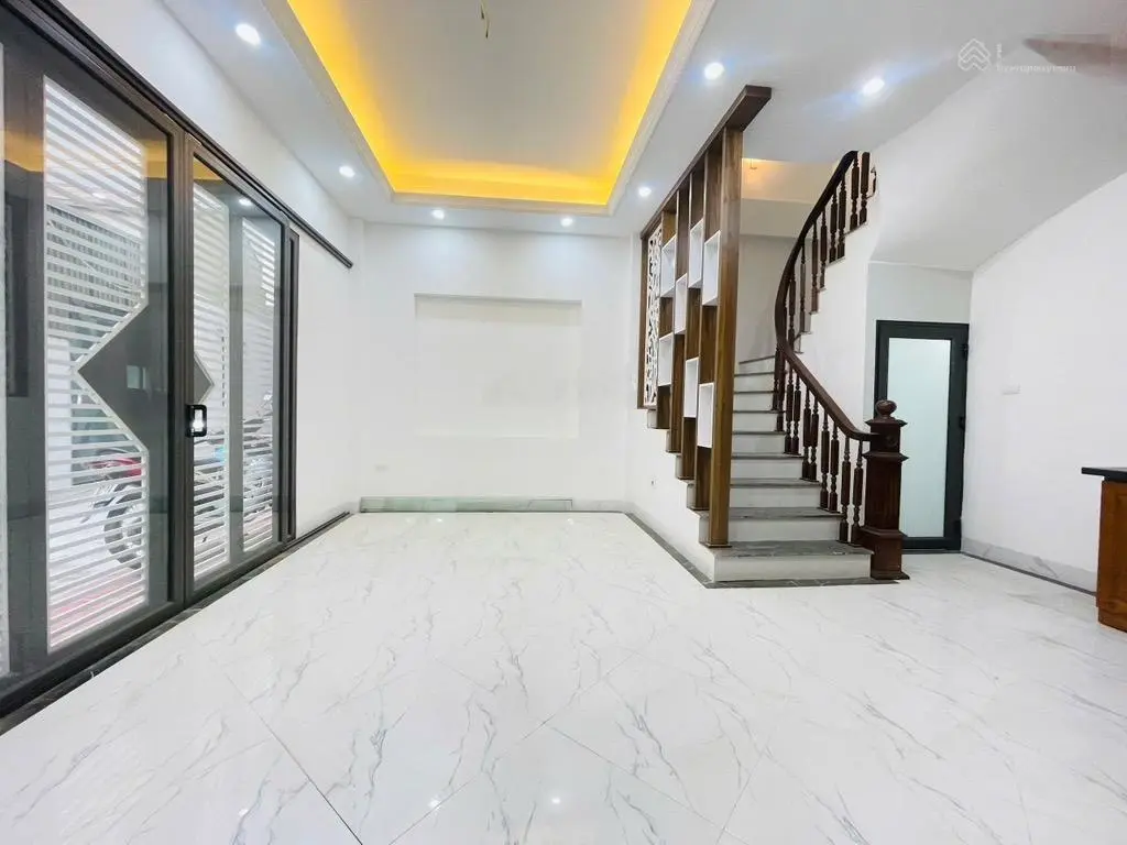 Nhà mới xây phố thúy lĩnh thiết kế hiện đại ngõ rộng thoáng 30m² 5 tầng 3 ngủ đủ công năng