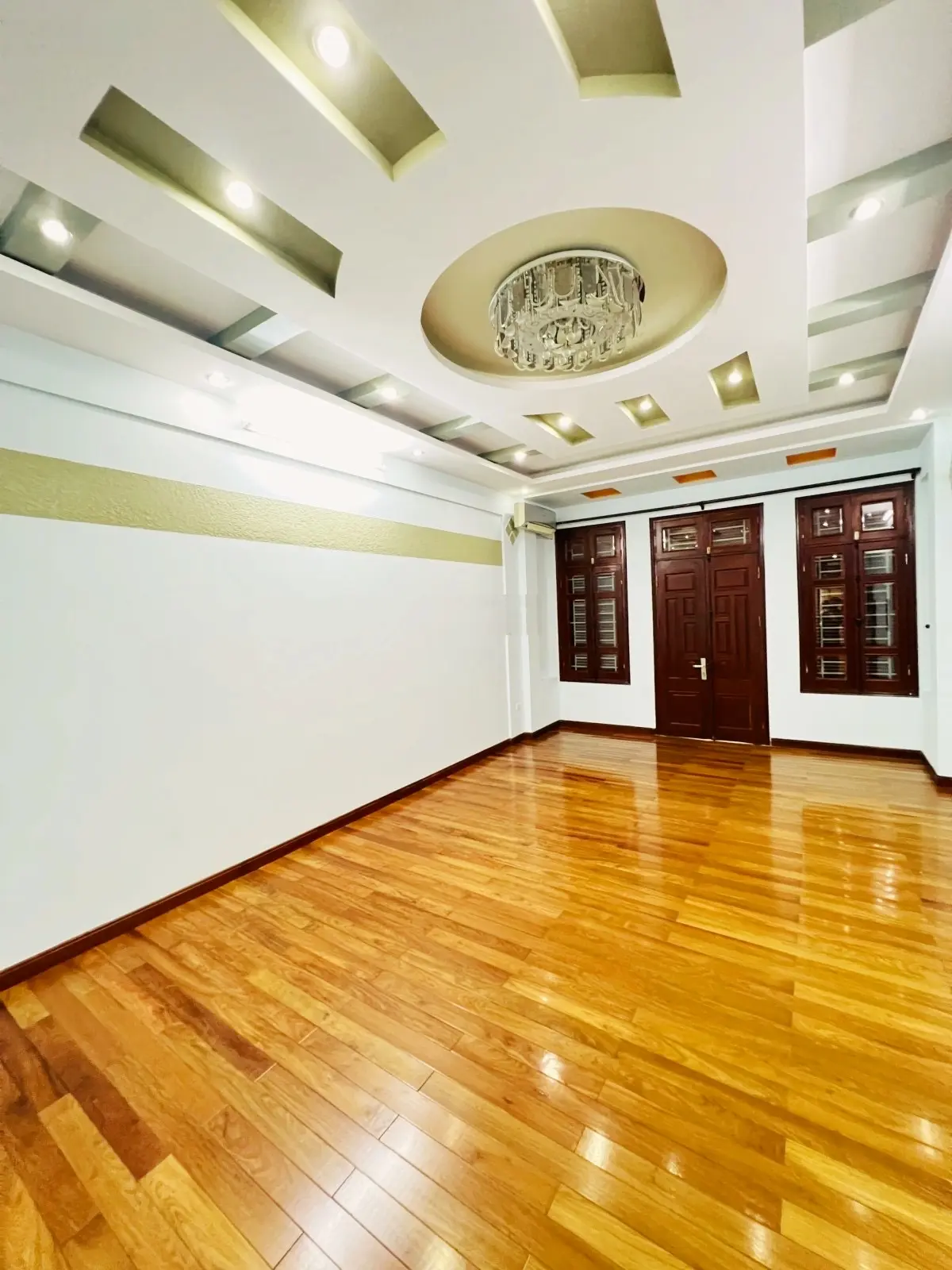 Hạ chào: Bán nhà phân lô Nghĩa Đô ô tô vào nhà vừa ở vừa kinh doanh 5 tầng, 63m2, chỉ nhỉnh 24 tỷ