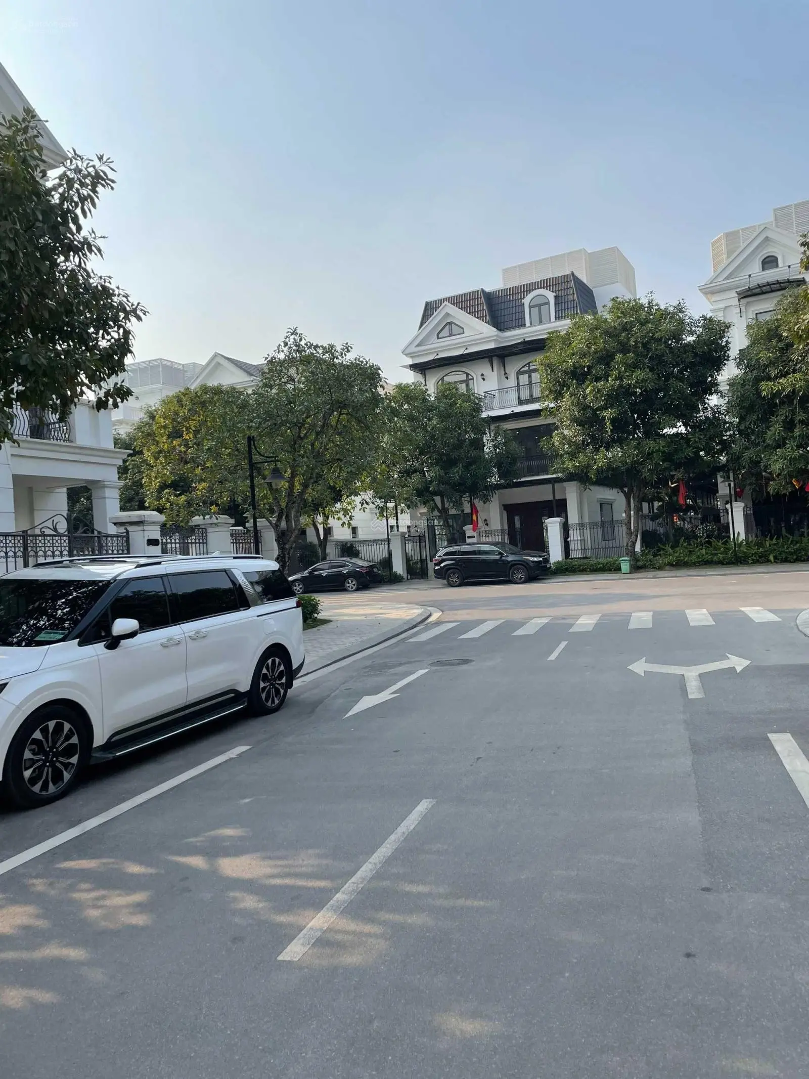 Cực hiếm, biệt thự song lập Tulip mẫu lớn, 186m2, hướng Đông Nam, bên hồ, Vinhomes The Harmony