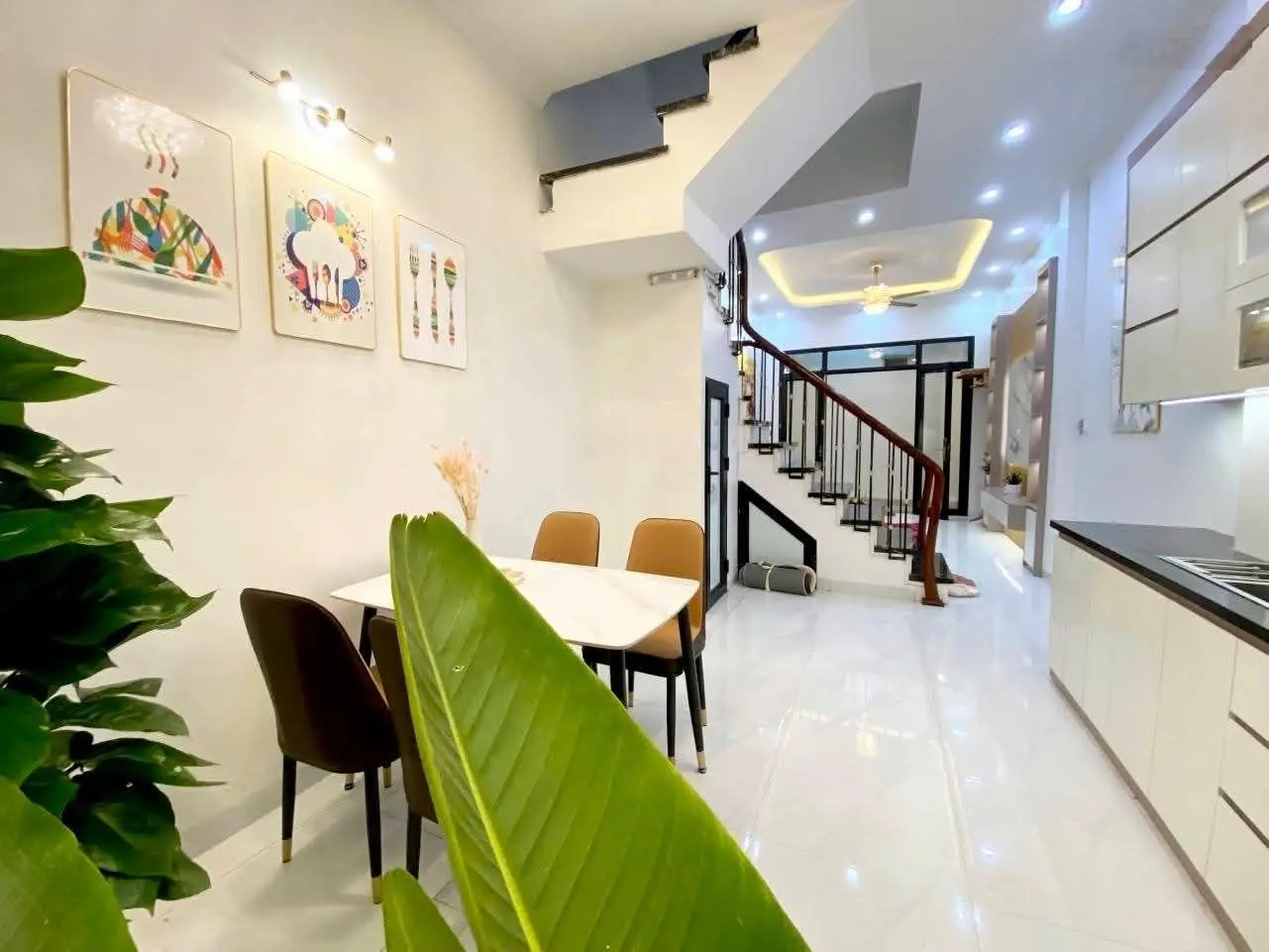 Bán nhà Trần Khát Chân ngõ thông kinh doanh đỉnh giá hạt dẻ quận vip Hai Bà nhà vị trí cực đẹp
