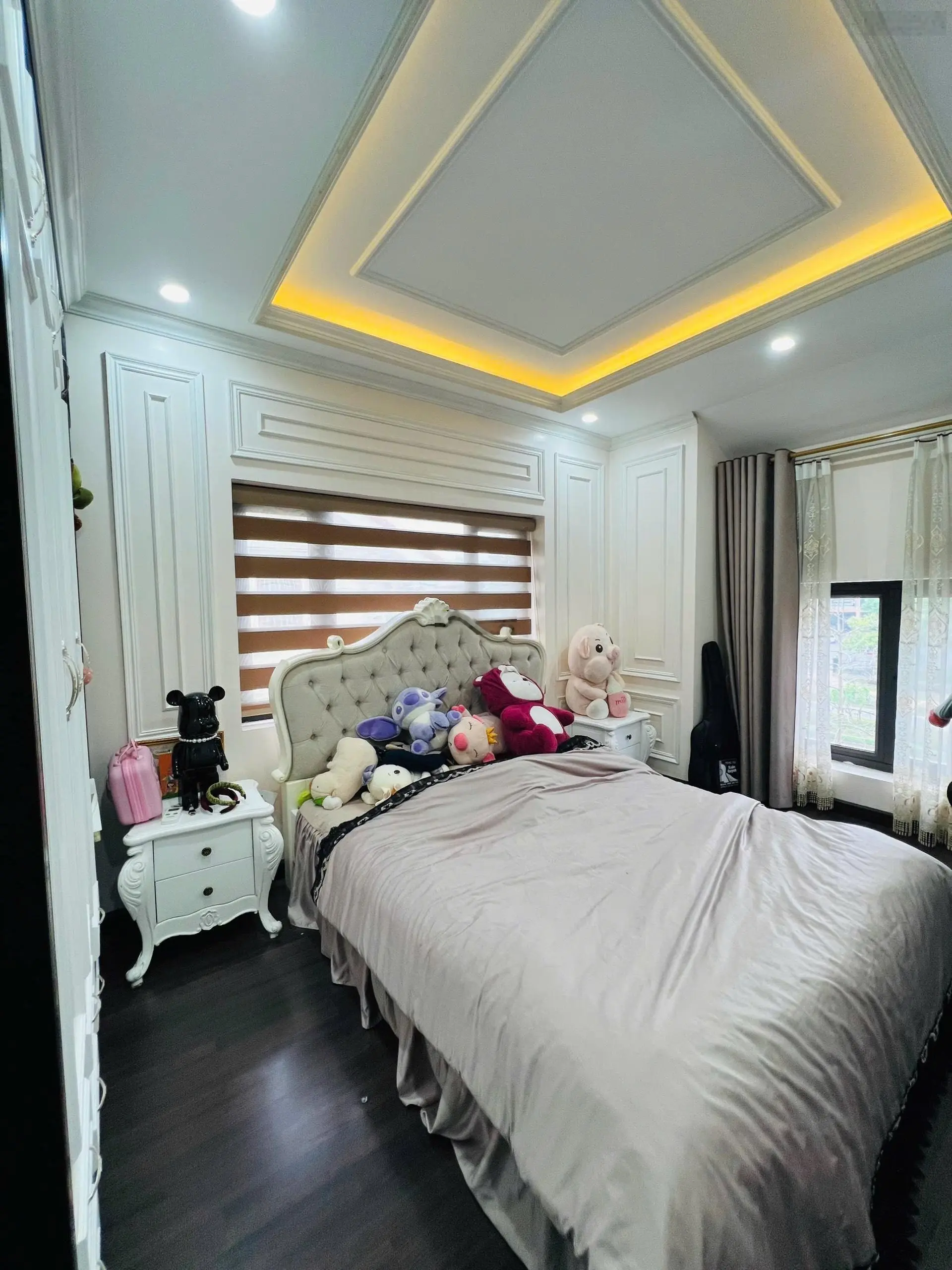 Gia đình cần bán 2 căn biệt thự 3 tầng sang trọng và hiện đại trên Đại lộ Trần Hưng Đạo