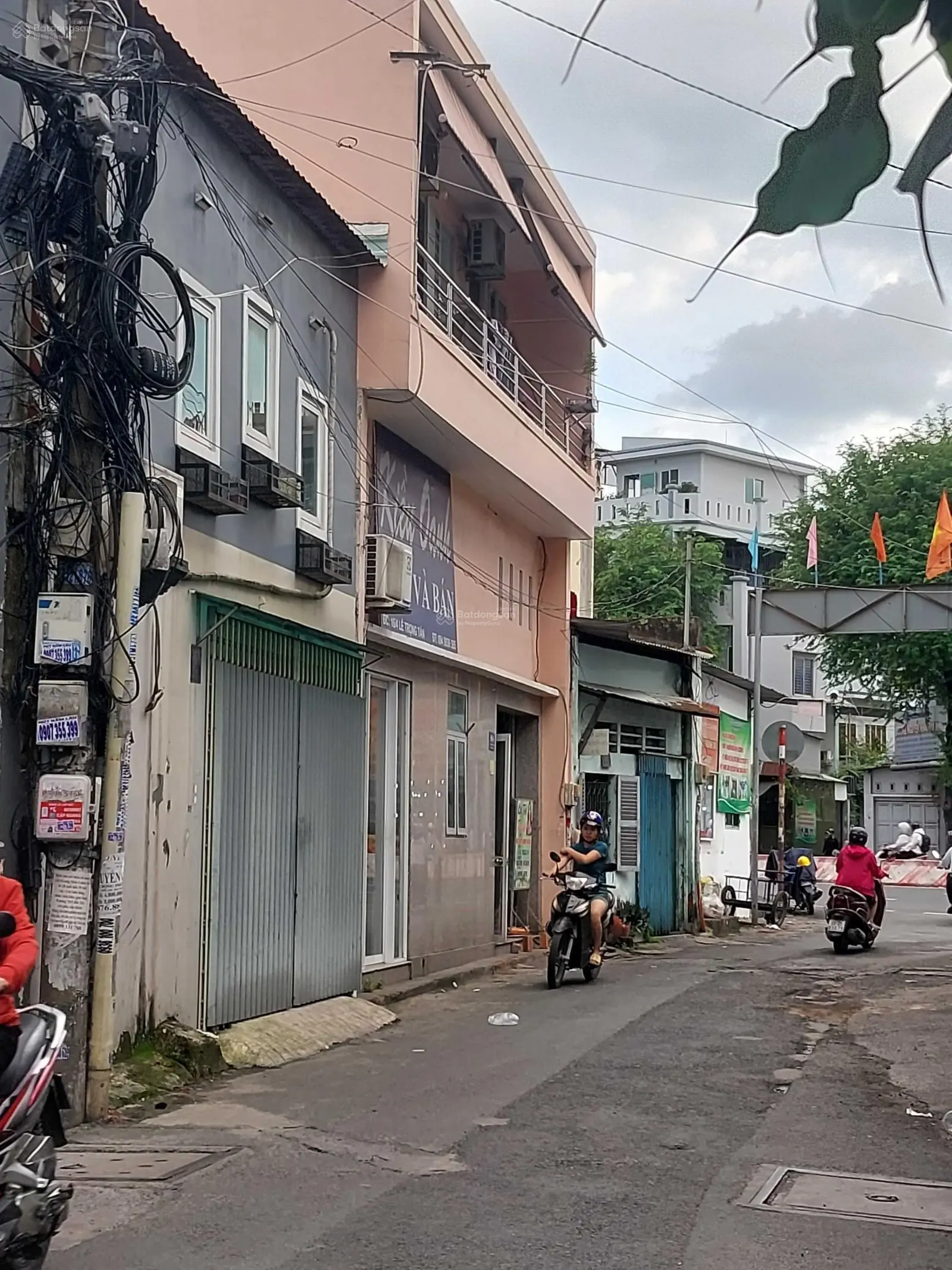 Nhanh mới kịp - Lê Trọng Tấn - Tân Phú - hẻm xe hơi thông - cách MT 20m - 62m2 - giá chỉ 5.4 tỷ