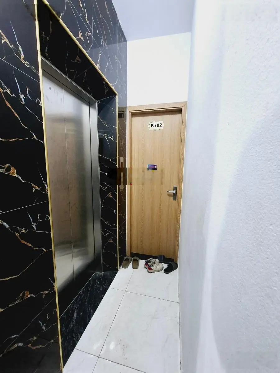 Bán nhà CCMN Triều Khúc 14P khép kín có gác xép, PCCC đạt chuẩn, thang máy 56m2, 8 tầng. Giá 11 tỷ