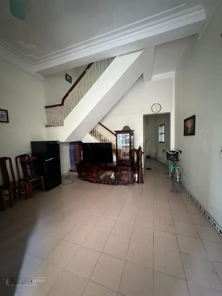 Bán nhà Bát Khối - 52m2 - 3 tầng - MT 5m - oto 7 chỗ vào - giá 6,4 tỷ