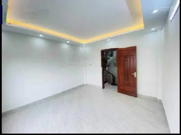 5.1 tỷ /30m2/ 5 tầng/4.2 MT/ Lệ Mật /việt Hưng