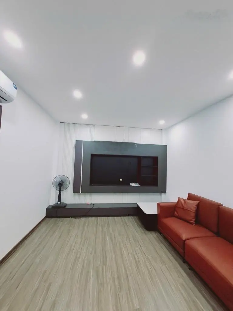 Bán nhà mới Ngọc Thuỵ, full nội thất, ngõ nông, ô tô đỗ cổng, diện tích 32m2, nhỉnh 5tỉ (tl)