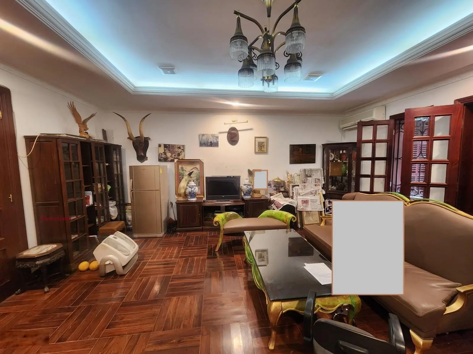 Bán gấp, biệt thự siêu VIP phường Dịch Vọng 250m2 x 4 tầng, giá 63 tỷ