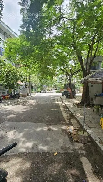 Cần bán 150m2 đất, giá 18 tỷ tại đường Trịnh Công Sơn, Tây Hồ, phù hợp xây tòa Apartment cho thuê