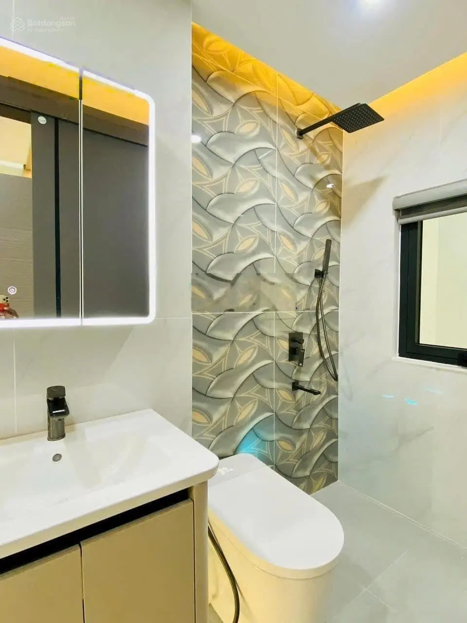 Bán gấp căn nhà Hậu Giang, p.6, Quận 6. Giá 2,99 tỷ, DT 56m2, LH Như 0766372453, đường hẻm xe hơi