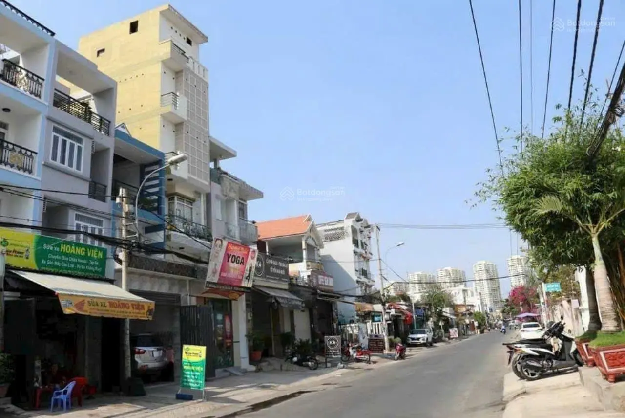 Bán nhà mặt tiền đường Dương Cát Lợi, TT Nhà Bè DT 4x19m. 3 tầng ST. Giá 7.9 tỷ TL