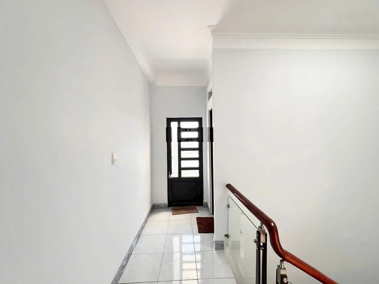 Bán nhà khu chợ Tân Trụ, nhà 56m² Hoàng Bật Đạt xây 1 trệt 4 lầu. Hẻm 7m sổ hoàn công,giá 2 tỷ 650.