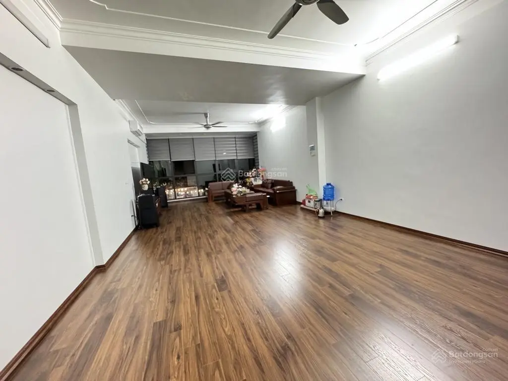 Bán nhà mặt phố Trạm - phân lô - kinh doanh đỉnh - vỉa hè rộng - nhiều tiện ích - hơn 28 tỷ