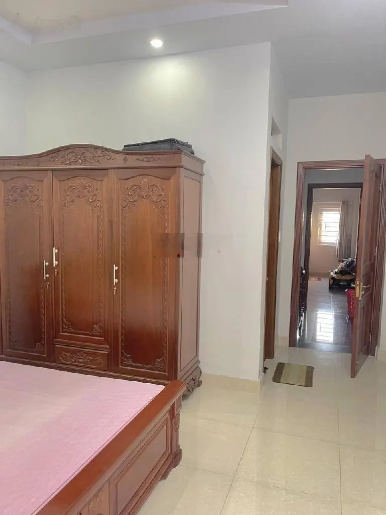 Chủ đang cần vốn bán gấp căn tại Đào Duy Anh, P9 , Q.Phú Nhuận. Giá 1.96 tỷ, 2 tầng, 2 phòng ngủ.