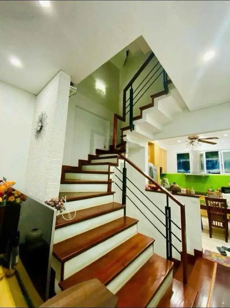 Nhà Phân Lô Ô tô chạy vòng quanh - Trương Định - Tân Mai - Chủ Cần bán để chuyển ra BIỆT THỰ