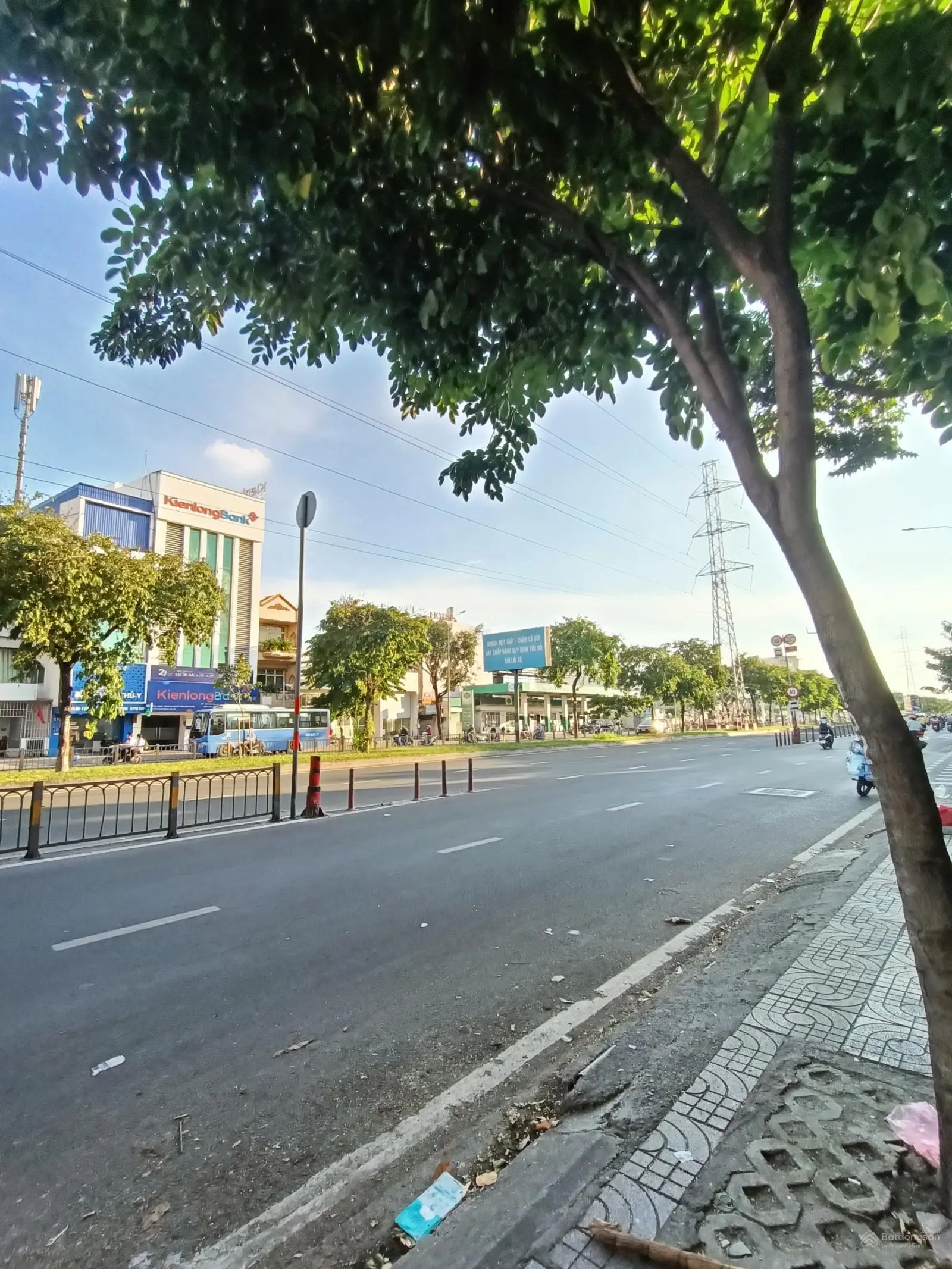 Nhà mặt tiền Kinh Dương Vương, 37m2, ngang 4m, 5 tầng, giá 6.8 tỷ