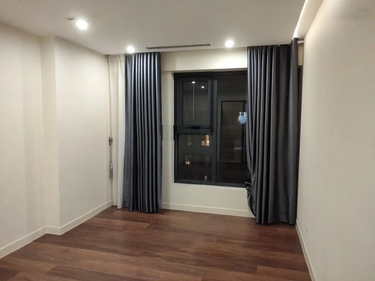 Chính chủ bán căn hộ Gold Tower, DT 141m2, nội thất cơ bản, giá 9 tỷ