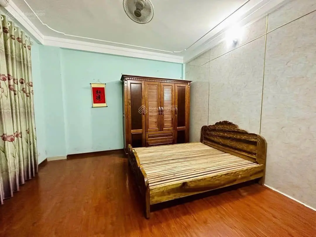 Bán Gấp! Cầu Giấy, ngõ 3 gác tránh, 60m ra phố, thông tư tung, thoáng, sân xe, 38m2*5T