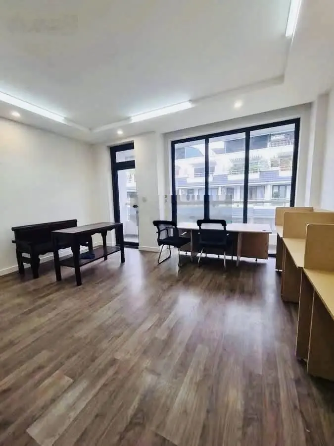 Cần bán nhà liền kề, khu dự án thấp tầng HBT - nhà mới đẹp full NT, 5tầng DT 100m2 MT 5m, 28,5 tỷ