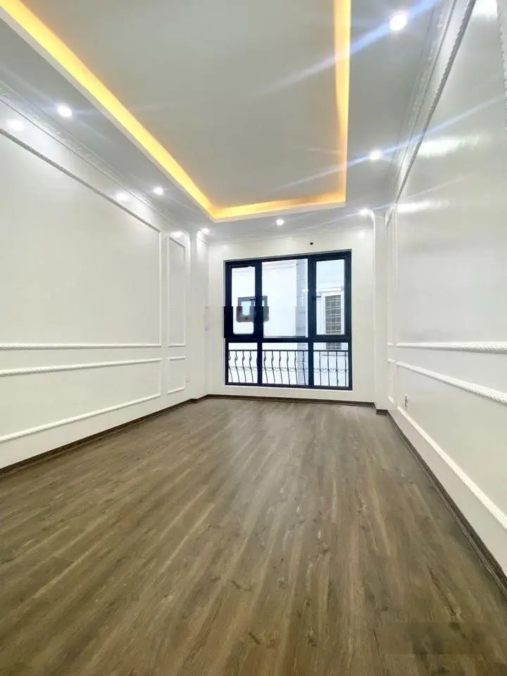 Bán nhà đường Thanh Lãm gần bến xe Yên Nghĩa ô tô tới cửa, lô góc 2 mặt thoáng 35m2 xây 5 tầng