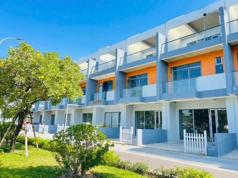 Nhà gói 8 mỹ gia (The Capella Nha Trang) view xéo hồ bơi bán nhanh chỉ 5 tỷ 650