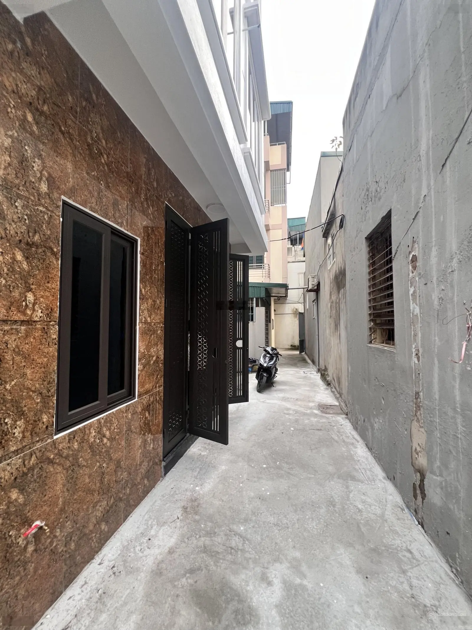 Siêu hiếm Quỳnh Đô, nhà đẹp long lanh, 42m 4 tầng, đầy đủ tiện ích, an sinh tốt LH 0918 816 ***