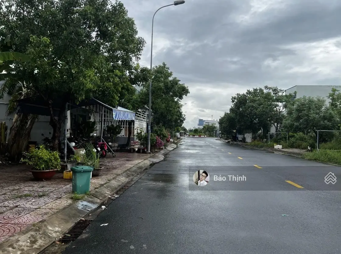 Kẹt tiền bán gấp lô đất ngay Trần Quang Diệu,Phường1, Bạc Liêu, DT 100m2,Giá 500TR, SHR