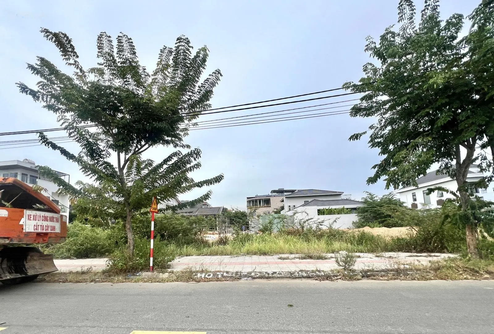 Đất BT đường Nguyễn Đình Thi - view sông 300m2
