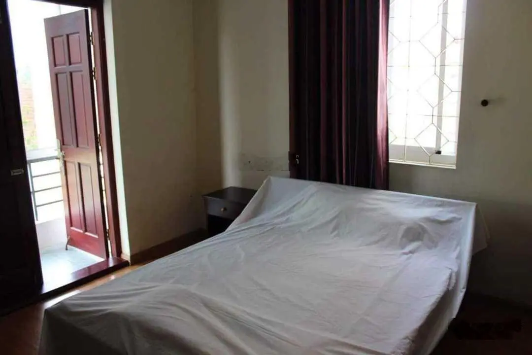 Bán tòa CHDV 5 tầng gần ĐH Văn Hóa, DT 274m2, Pháp lý chuẩn