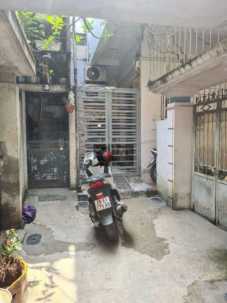 Bán nhà trong ngõ phố Bạch Mai quận Hai bà Trưng sổ đỏ giá rẻ 5,7 tỷ