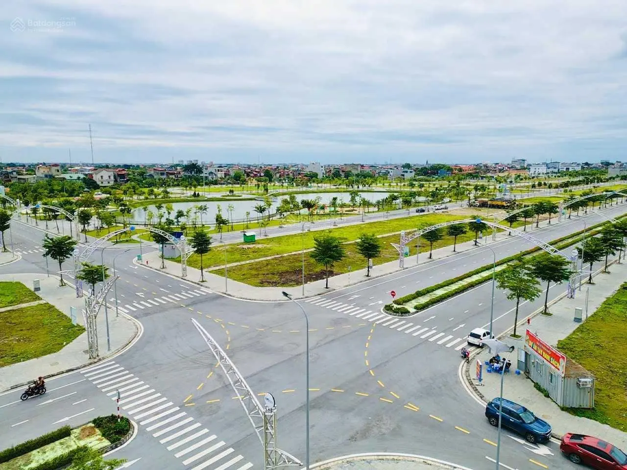 Chính chủ cần bán một lô đẹp đường thông trục bờ hồ và quảng trường - giá rẻ
