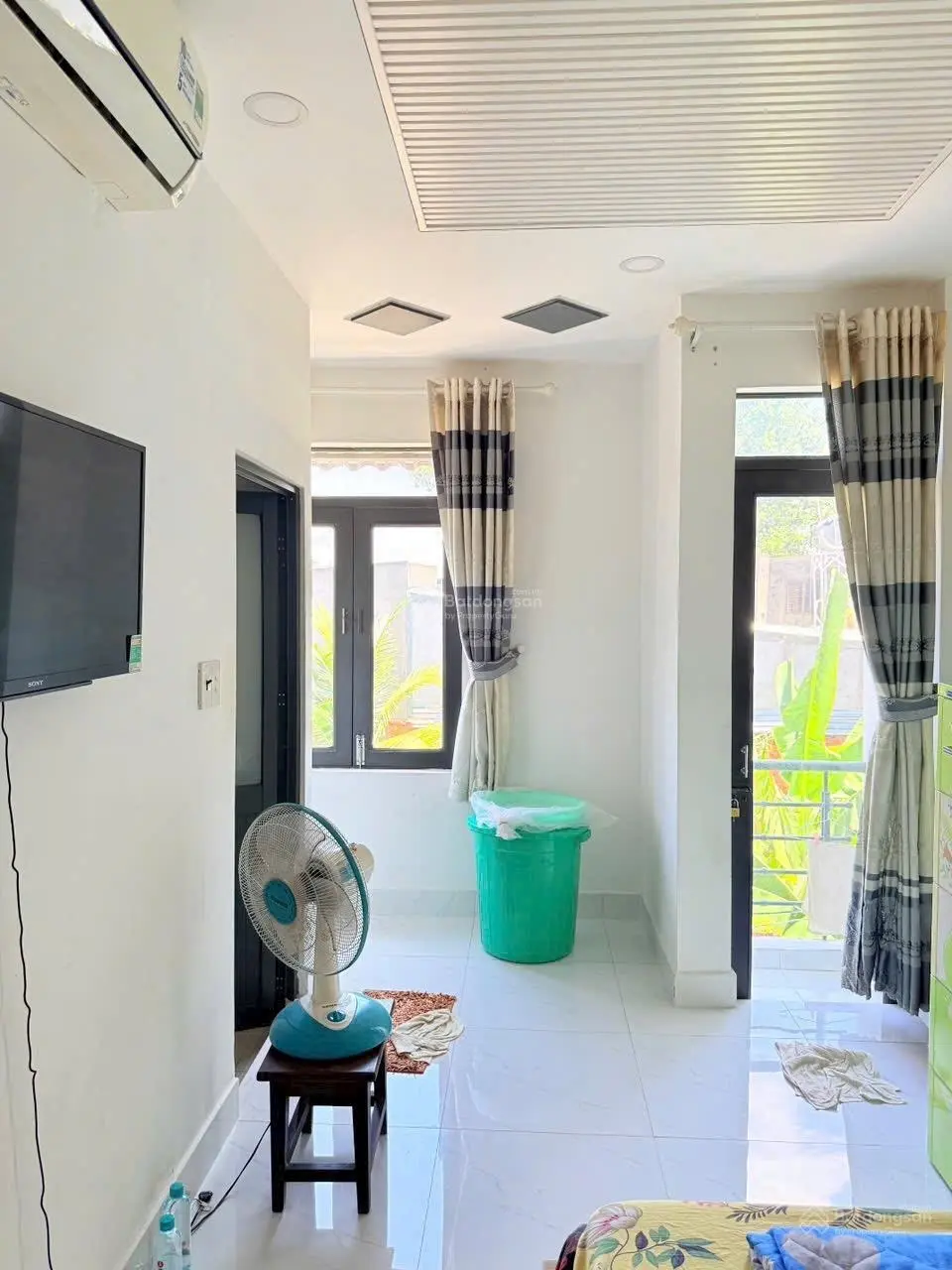 Nhà đẹp - 2 lầu - sân thượng mini - hẻm 5m - (4x5m)