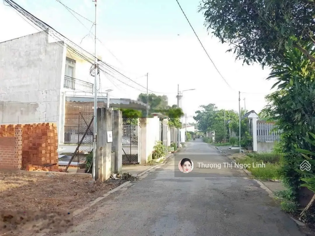 Kẹt tiền bán gấp lô đất MT đường Phạm Ngũ Lão, gần UBND xã Long Đức, Trà Vinh. DT 120m2/600tr. SHR