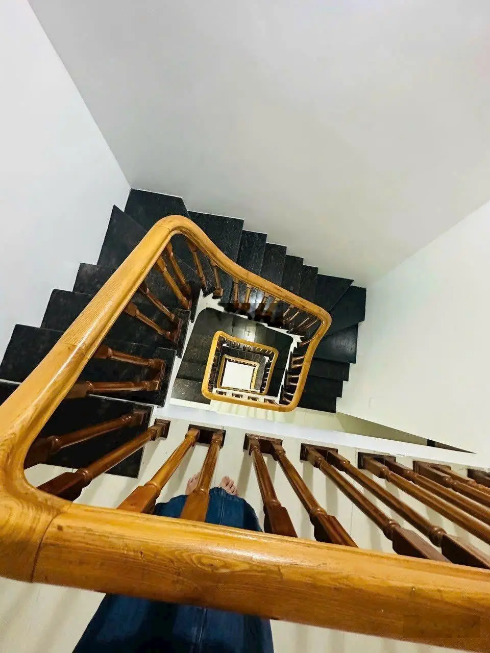Siêu hiếm Ngô Quyền, Hà Đông, diện tích 34m2, 5 tầng, giá 5,5 tỷ, ô tô đỗ cửa, kinh doanh