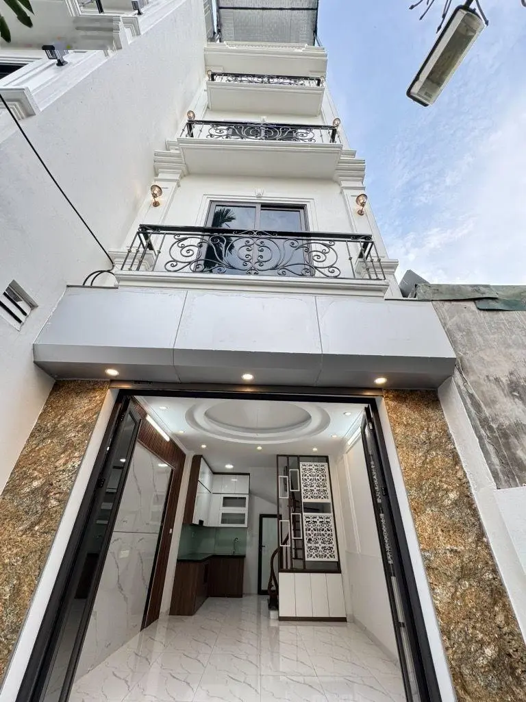 Bán Nhà riêng tại Lĩnh Nam, 6,8 tỷ, 33m2, giá ưu đãi, uy tín
