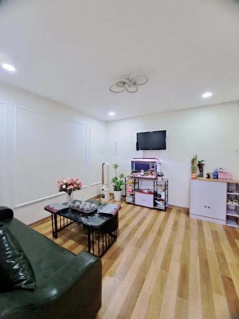 Bán TT Nghĩa Tân, Cầu Giấy, nhà đẹp ở ngay, DT 60m2 giá 2.65 tỷ