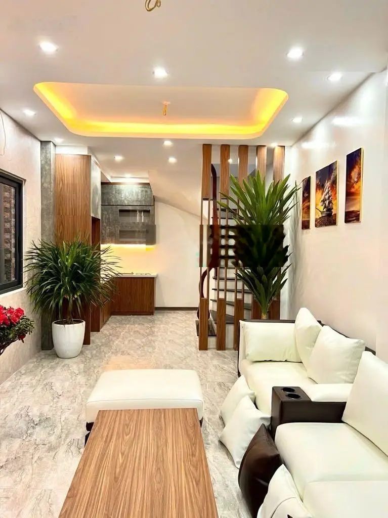 Bán nhà đường Hoàng Mai, Phường Hoàng Văn Thụ, đi bộ gửi ô tô, 44m2, hơn 6 tỷ