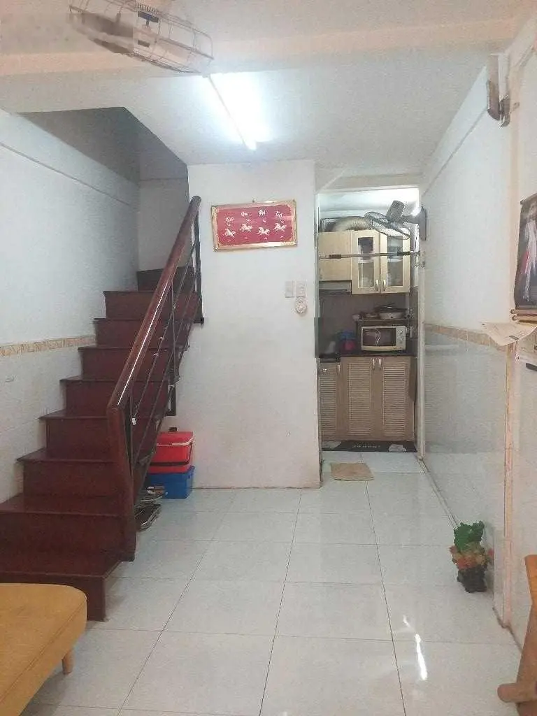 Bán nhà Quận 3, Lý Chính Thắng, 2 tầng x 23m2, 3 căn ra mặt tiền, 2. X tỷ