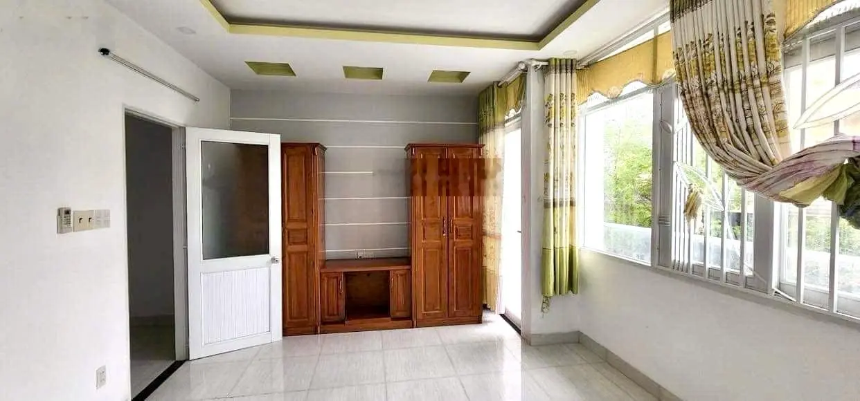 Bán nhà 3 tầng vcn phước hải , đường b1 sẵn hđ thuê / nhà kiên cố trung tâm thành phố alo em thư