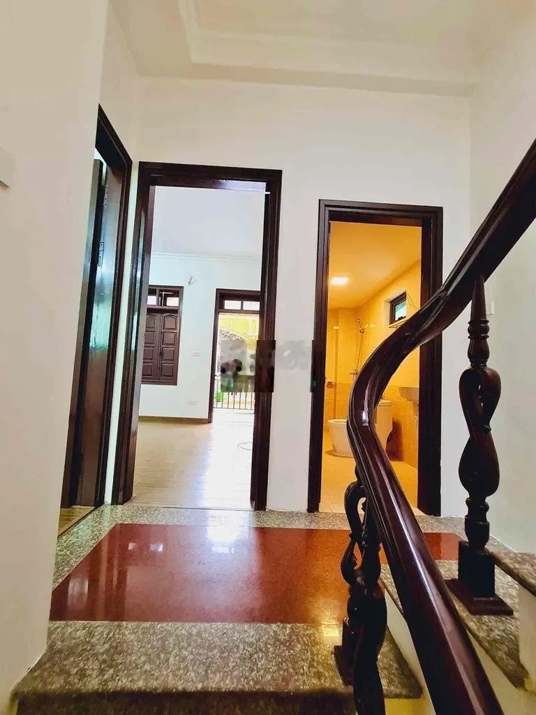 Bán nhà Hào Nam, sát phố, 20m ô tô đỗ cửa, Kinh doanh, 41m2*5T