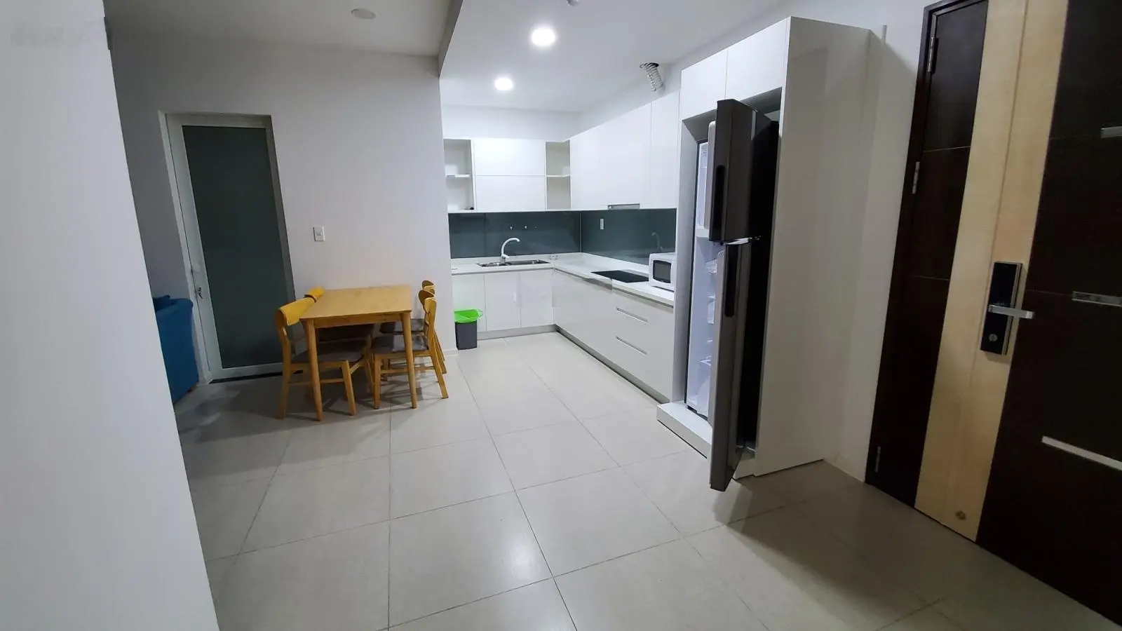 Chính chủ cần bán gấp căn hộ Xi Grand Court - Quận 10, DT 70m2 2PN - 2WC full NT giá 1 tỷ 990 triệu