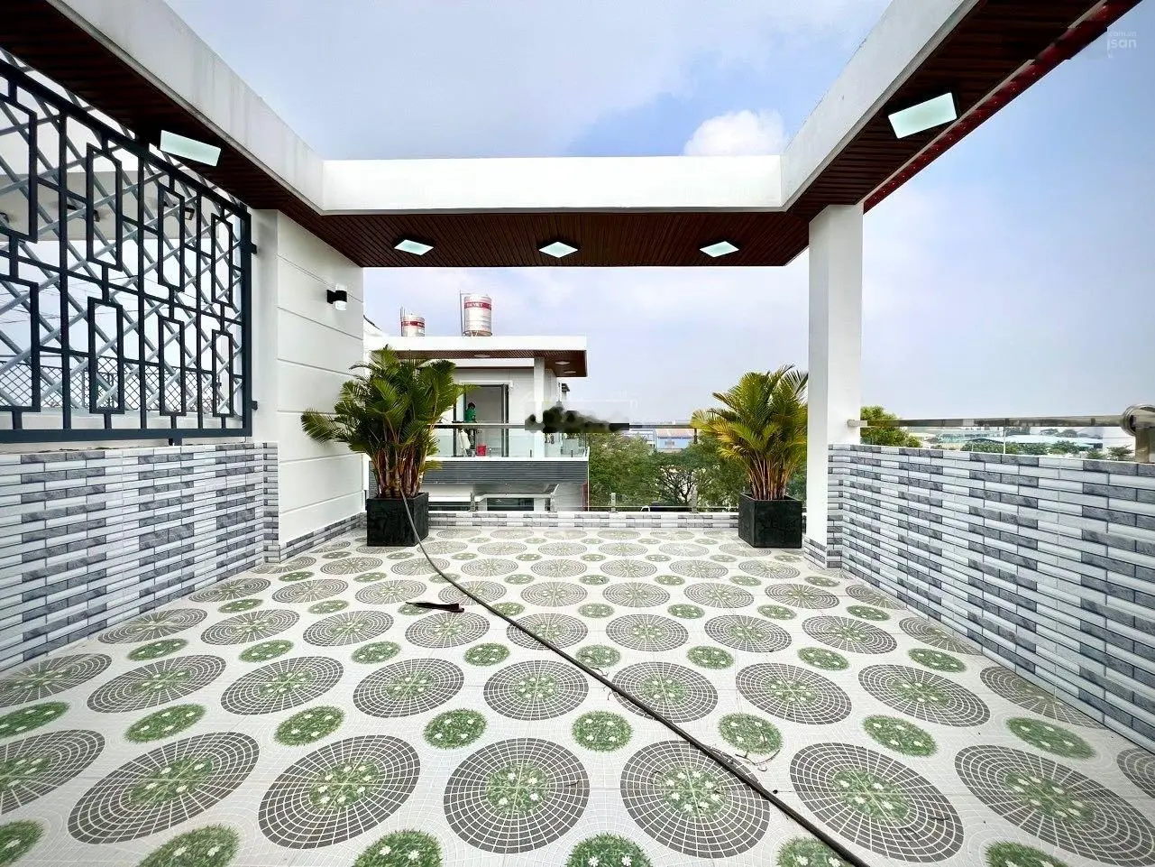 Bán nhà phố sân vườn 116,9m2 hoàn công 4 tầng full nội thất