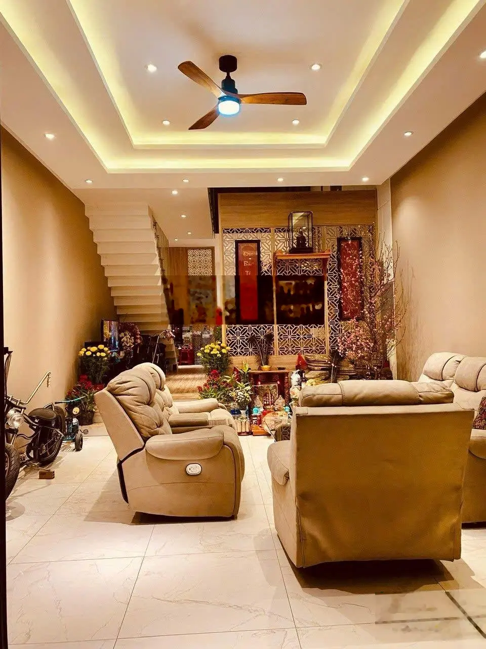Nhà 1 trệt 3 lầu mặt tiền khu trung tâm hành chính, P. Dĩ An, TP. Dĩ An