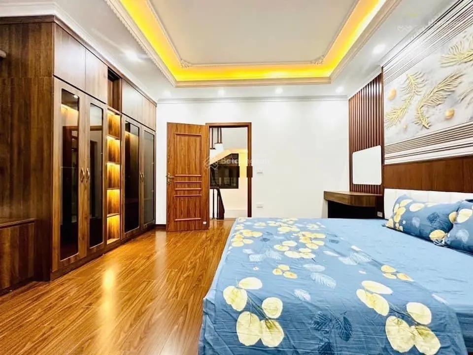 TT Hoàng Mai-nhà 6 tầng, lô góc, thang máy/35m2x6 tầng/sổ đỏ vuông nở hậu LH: 0969 448 *** giá: 6,5tỷ