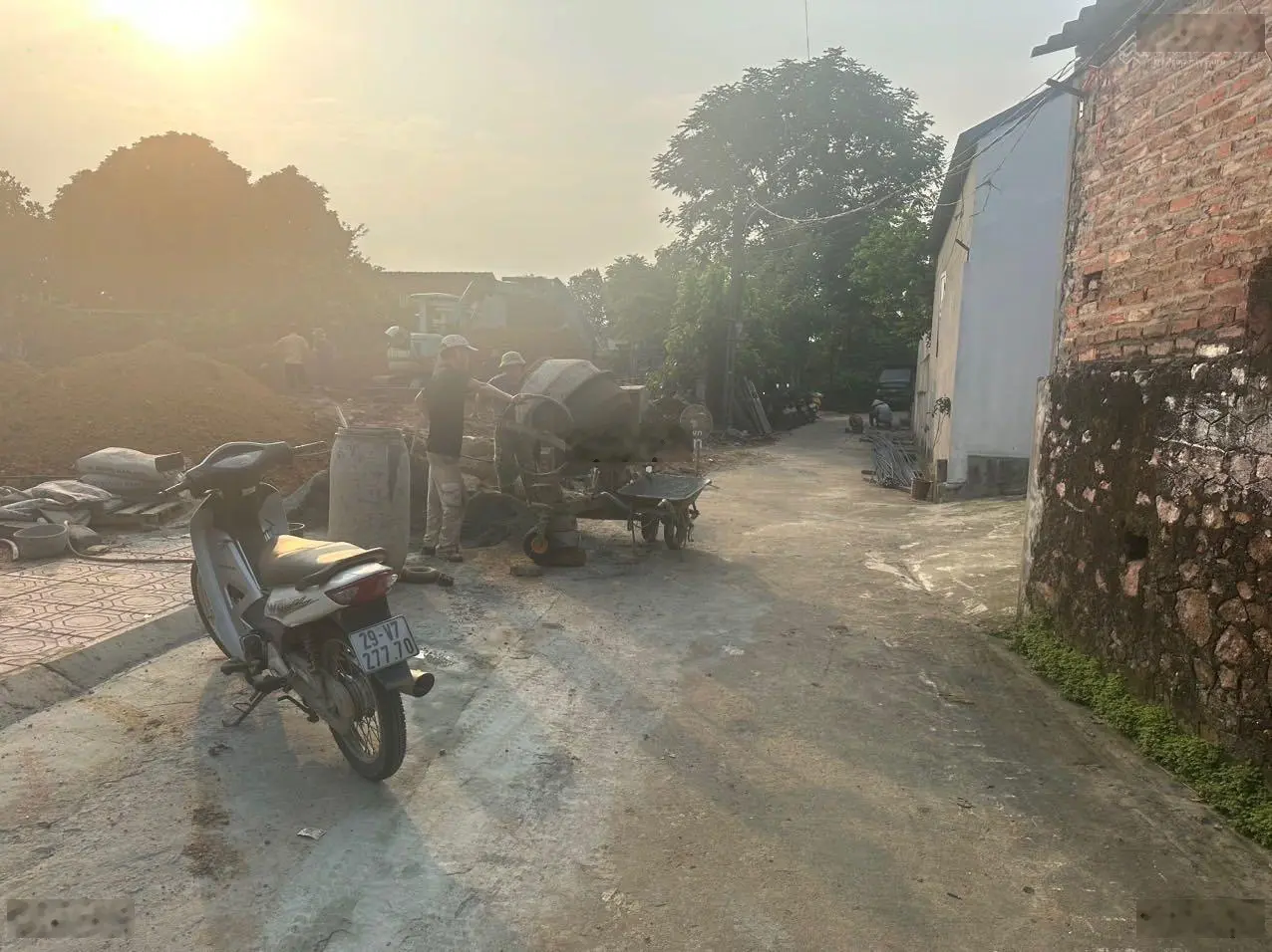 Bán đất 400 m2 ngõ 4.5 m mặt tiền 28 m 2 ô góc 2 MTH