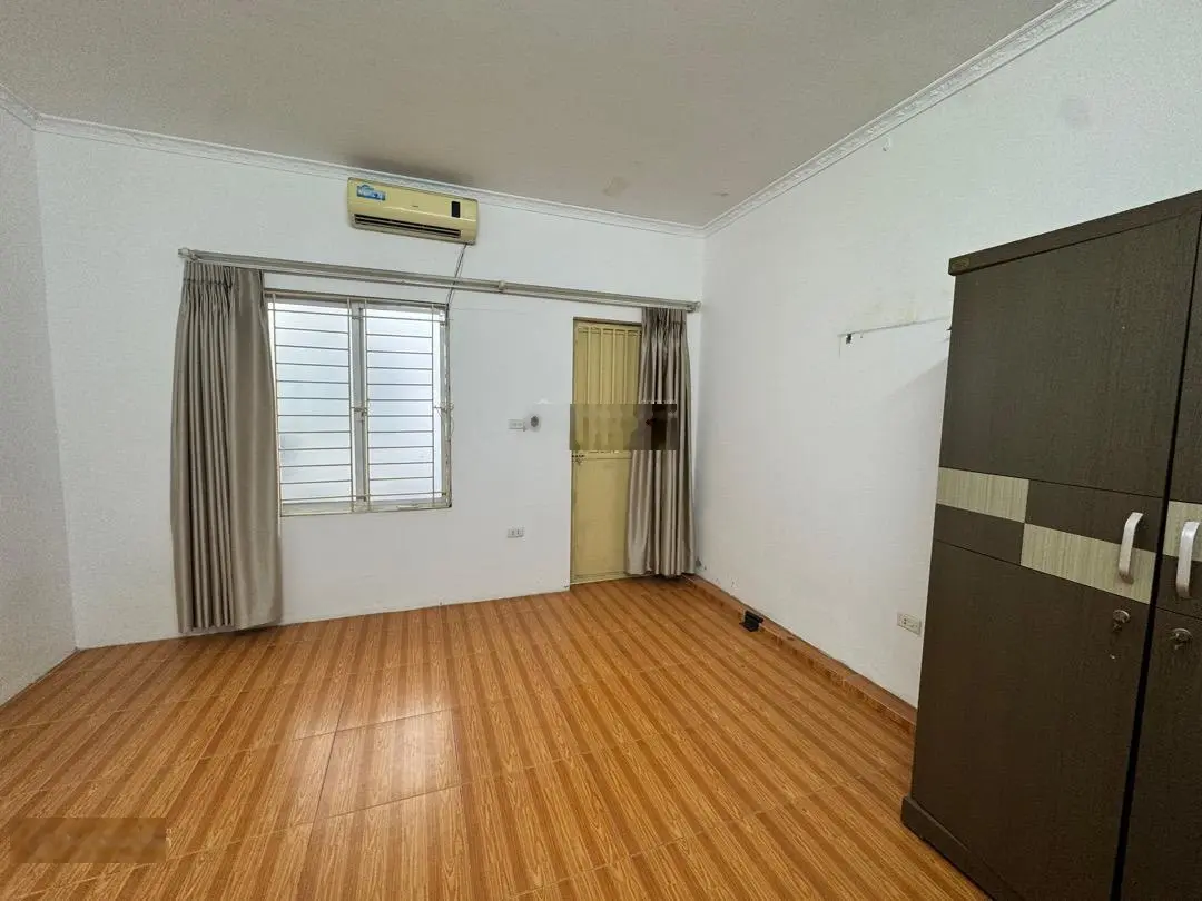 Bán nhà siêu hiếm Khương Đình 25/33m 3 tầng ngõ thông giá 4.2 tỷ sđcc
